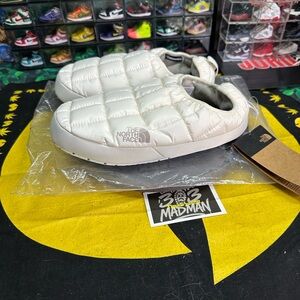The North Face Thermoball Mule Size Extra Small NWT